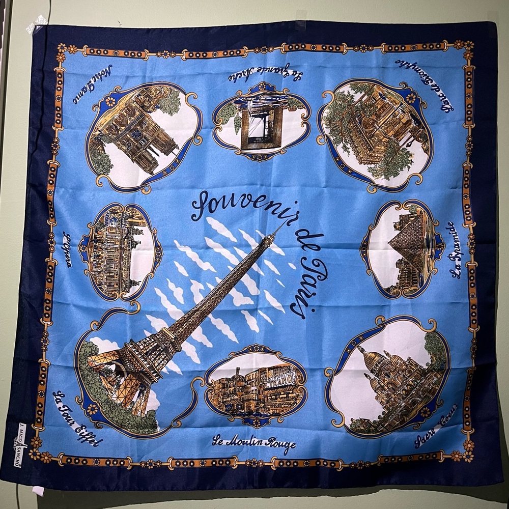 2/25$ 🪽 Paris scarf / tapestry